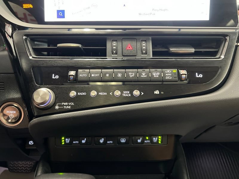 Used 2024 Lexus ES 300h w/ Accessory Package (Z1) FWD image 32
