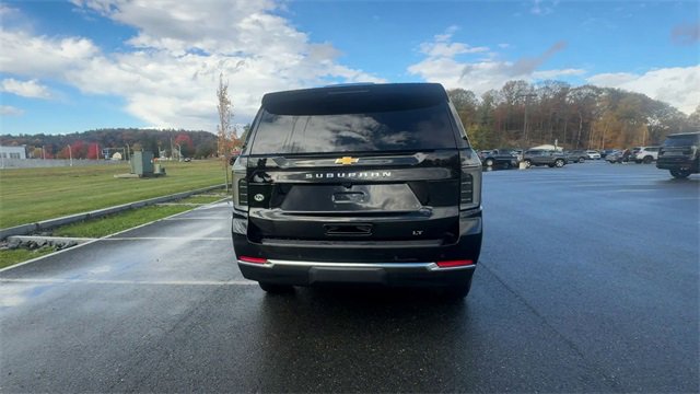 New 2026 Chevrolet Suburban LT image 7