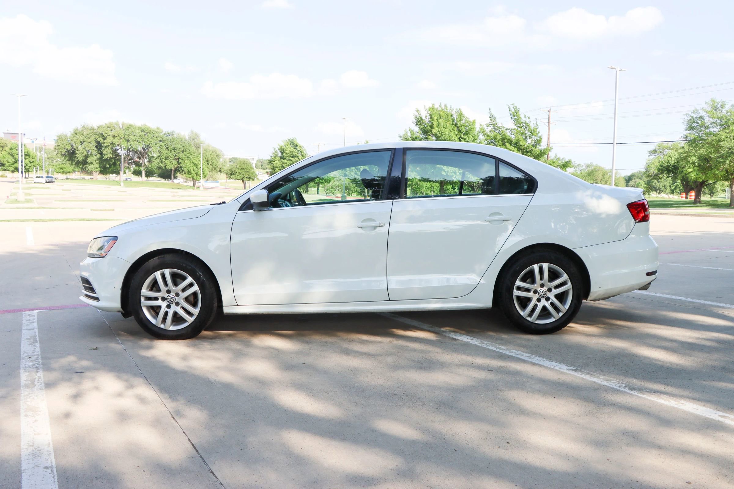 Used 2017 Volkswagen Jetta S FWD image 4