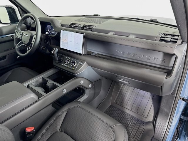Used 2025 Land Rover Defender 110 S image 31