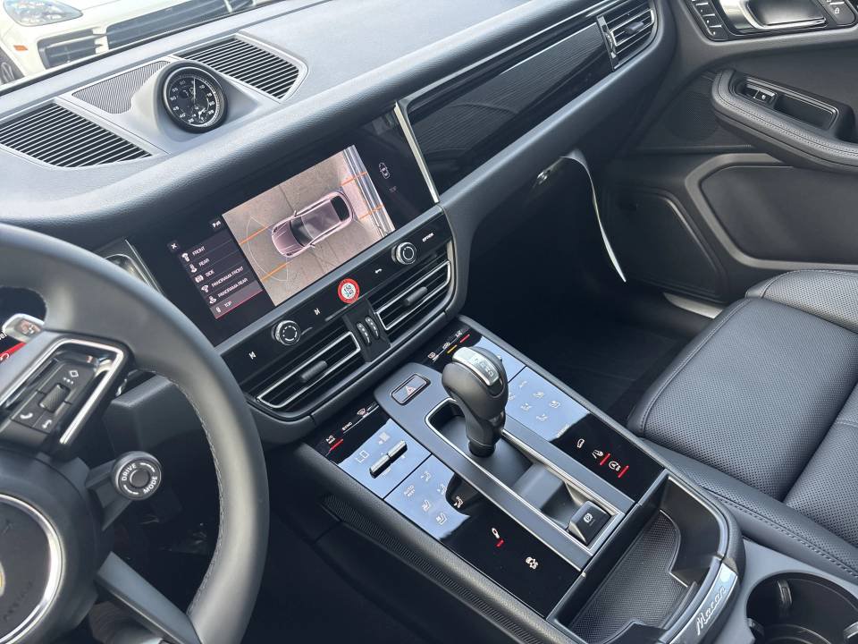 Certified 2025 Porsche Macan S AWD/4WD image 22