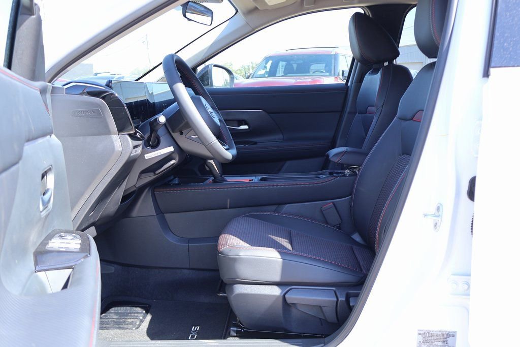 New 2026 Nissan Kicks SR w/ Cold Weather Package image 7
