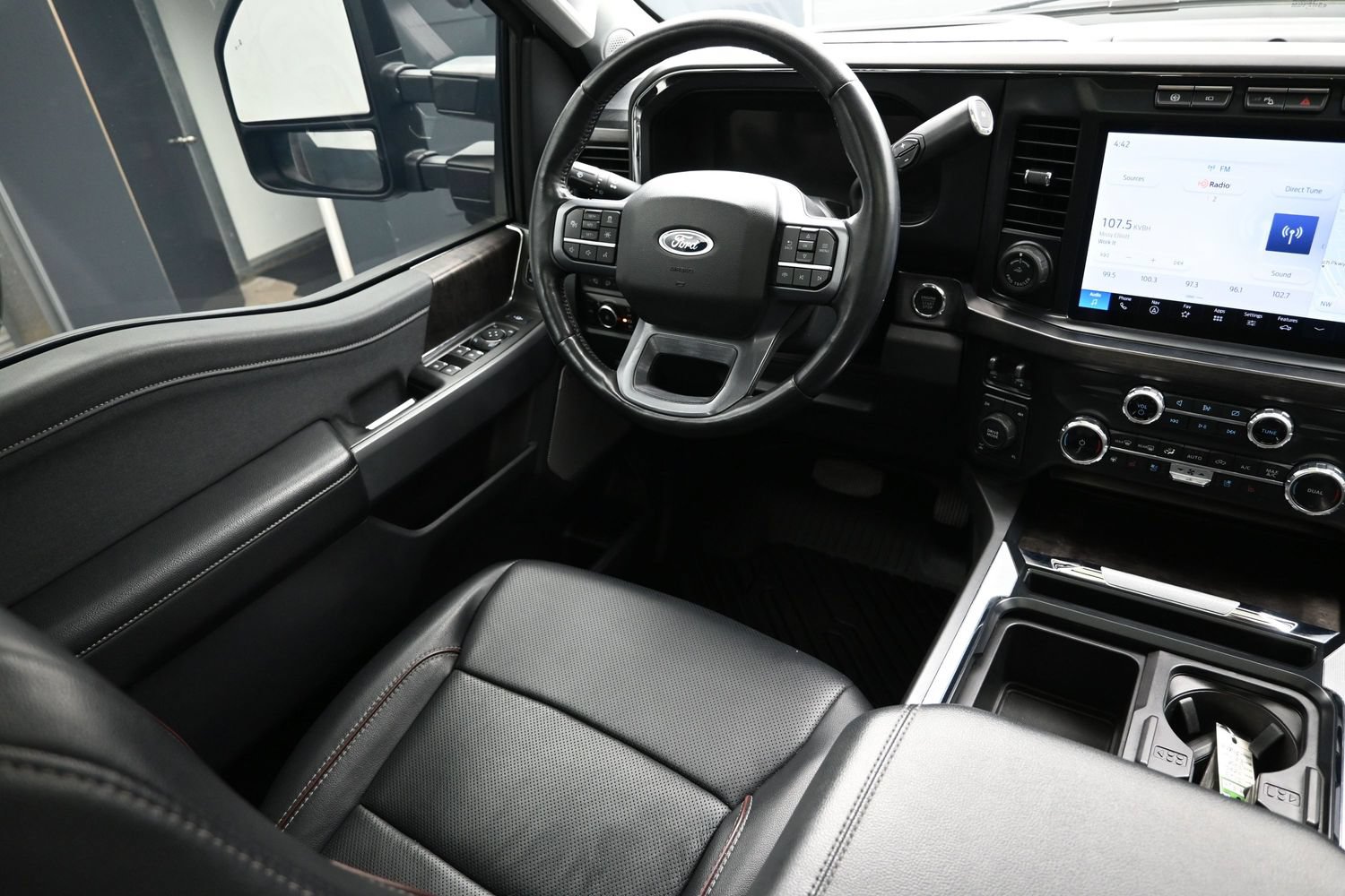 Used 2023 Ford F250 Lariat w/ Lariat Ultimate Package AWD/4WD image 24