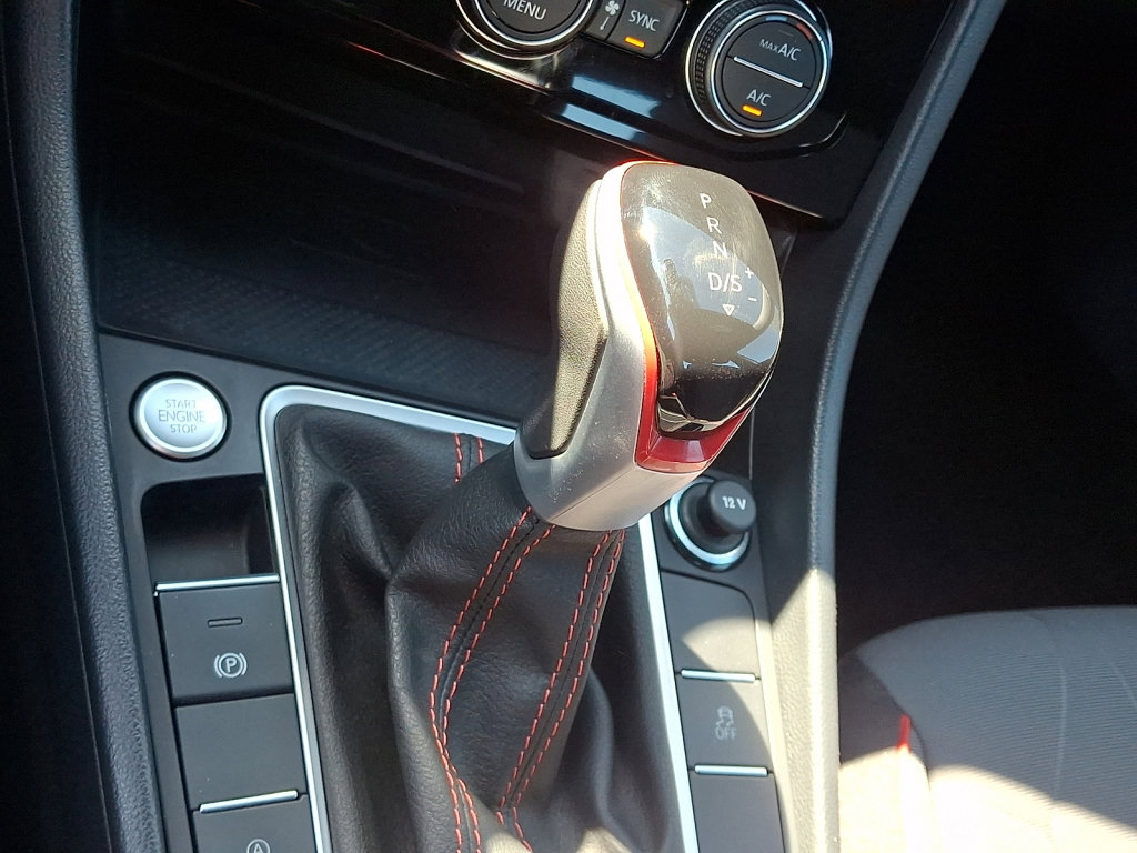 Used 2024 Volkswagen Jetta GLI 40th Anniversary Edition image 27