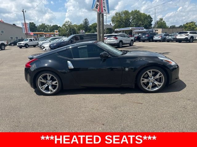 Used 2010 Nissan 370Z Touring w/ Sport Pkg RWD image 2
