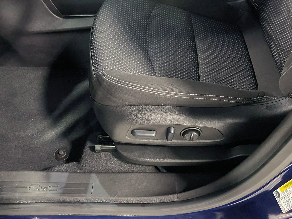 Used 2023 GMC Terrain SLE w/ Driver Convenience Package image 22