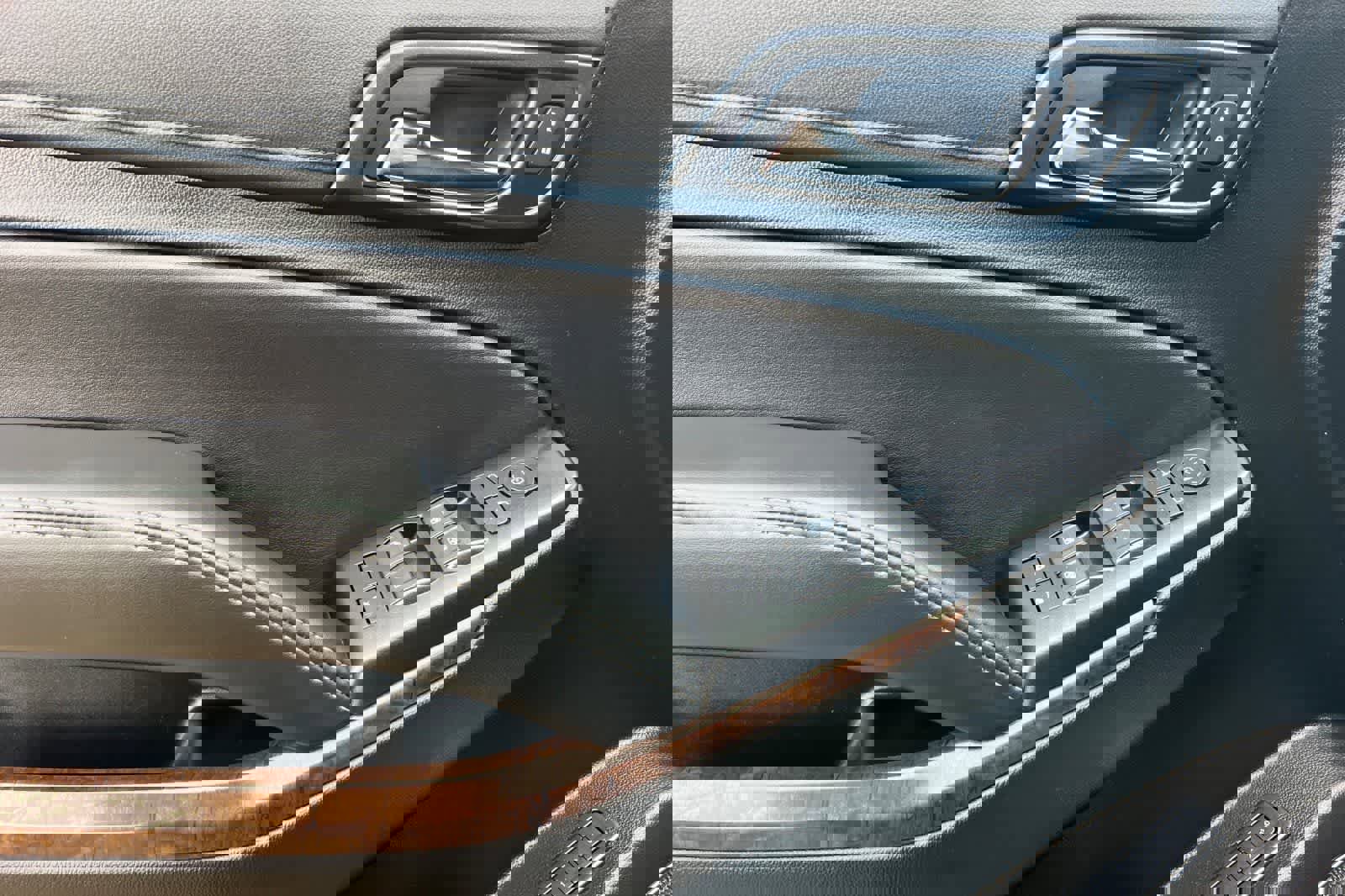 Used 2019 Chevrolet Suburban LT image 13