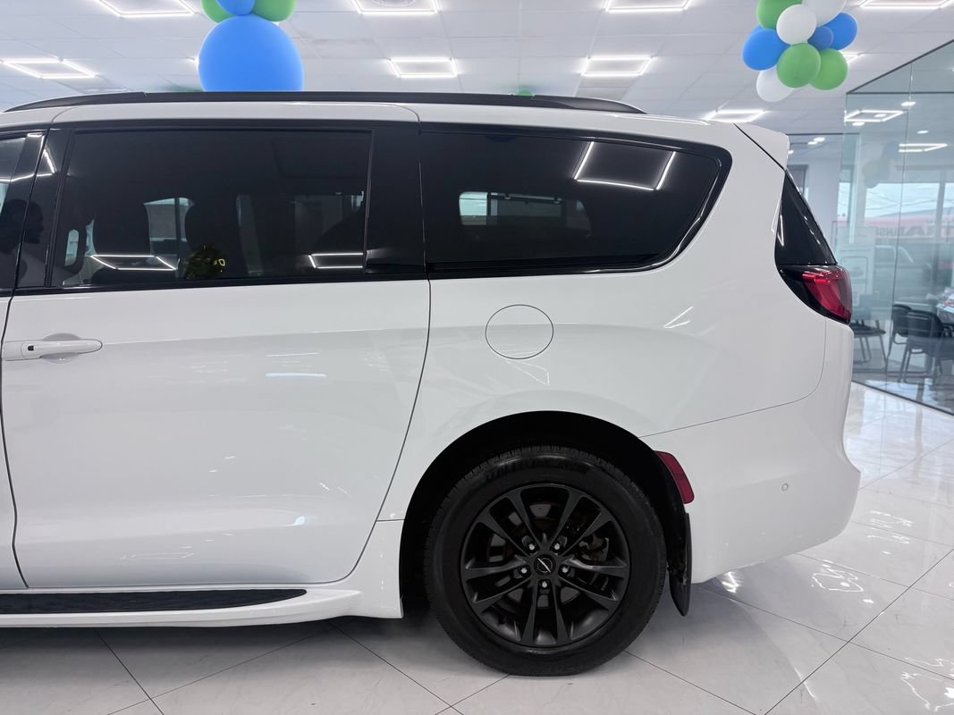 Used 2020 Chrysler Pacifica Touring-L w/ Advanced Safetytec Group AWD/4WD image 7