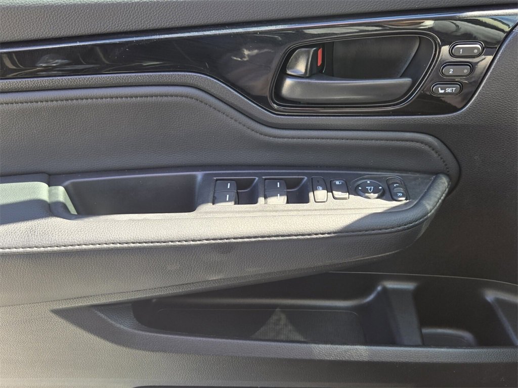 Certified 2025 Honda Odyssey Touring image 28