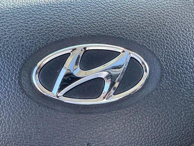 Used 2024 Hyundai Venue SEL FWD image 33