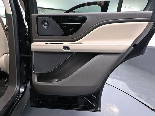 Used 2022 Lincoln Aviator Reserve w/ Elements Package Plus image 47