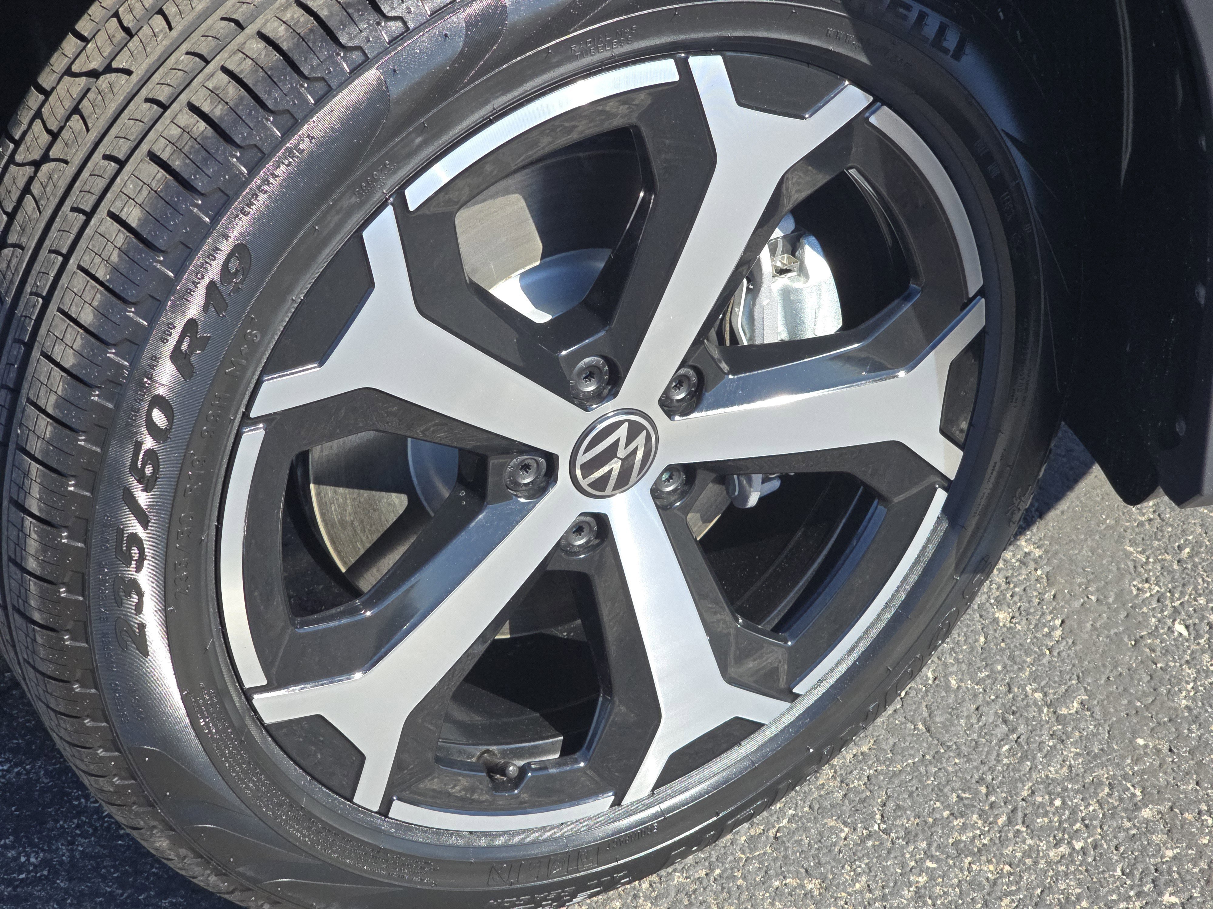 New 2026 Volkswagen Tiguan SE image 13