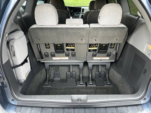 Used 2015 Toyota Sienna LE FWD image 18