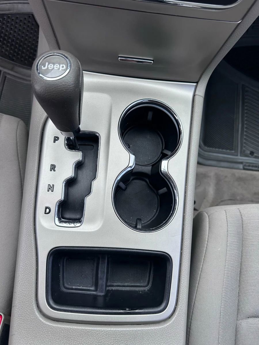 Used 2012 Jeep Grand Cherokee Laredo w/ Laredo E Group image 56