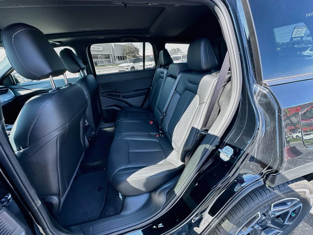 New 2026 Jeep Cherokee Limited AWD/4WD image 32