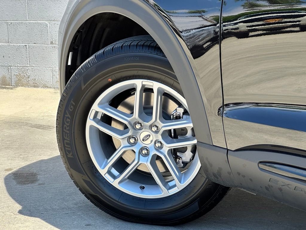 New 2026 Ford Explorer Active RWD image 16
