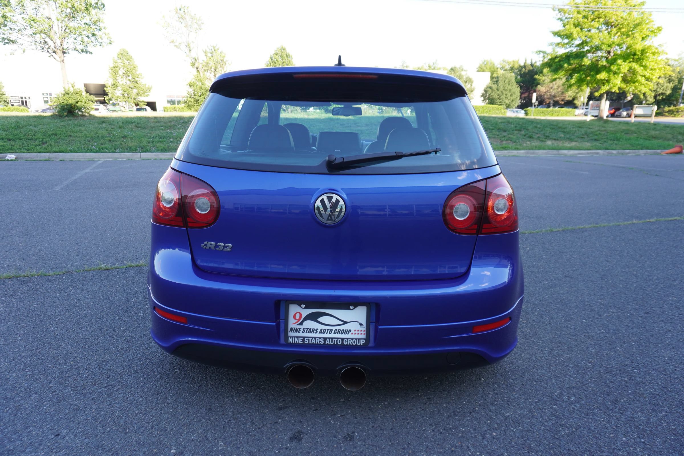 Used 2008 Volkswagen R32 AWD/4WD image 6