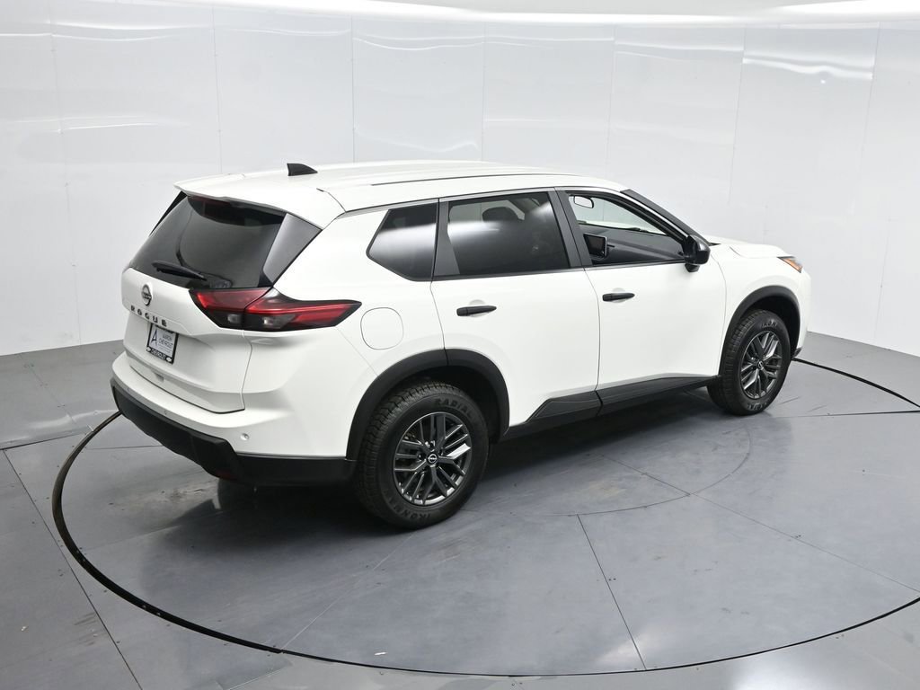 Used 2024 Nissan Rogue S image 55