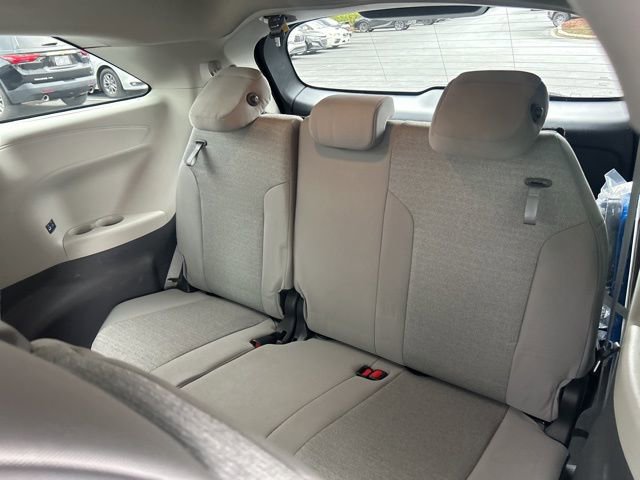 Used 2024 Toyota Sienna LE image 16