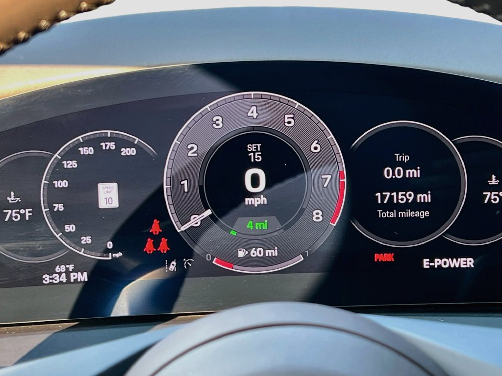 Certified 2025 Porsche Panamera 4S AWD/4WD image 13