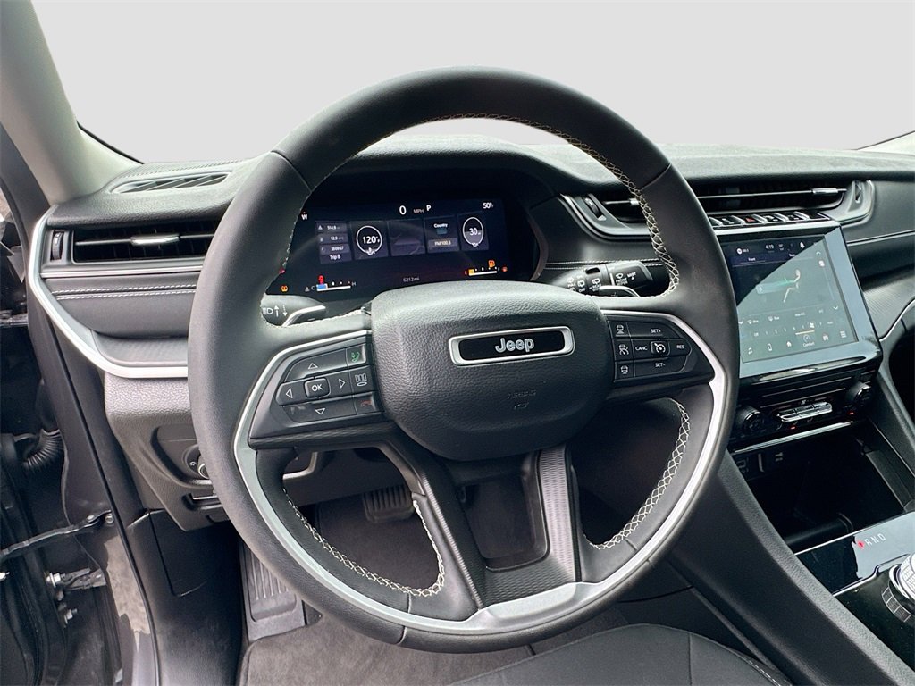 Used 2024 Jeep Grand Cherokee L Laredo image 11