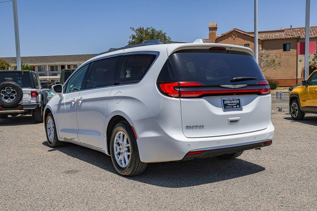 Used 2021 Chrysler Pacifica Touring-L FWD image 6