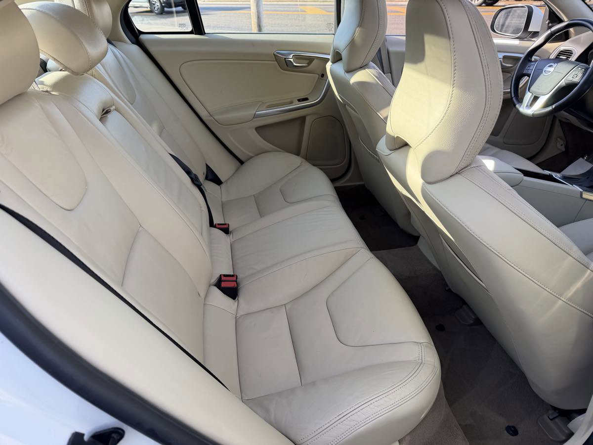 Used 2013 Volvo S60 T5 image 16