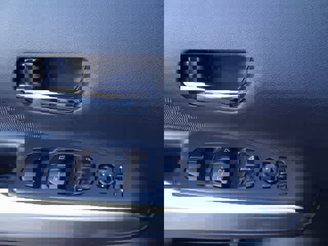 Used 2020 Nissan Kicks SV w/ Exterior Package image 13