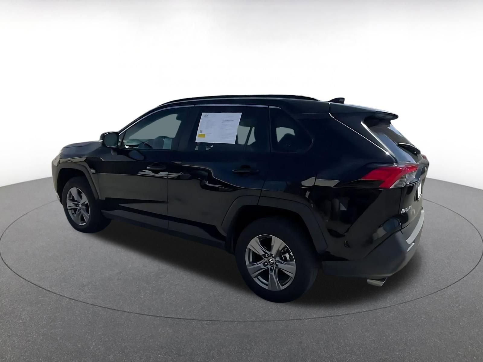 Used 2025 Toyota RAV4 XLE w/ Convenience Package image 10