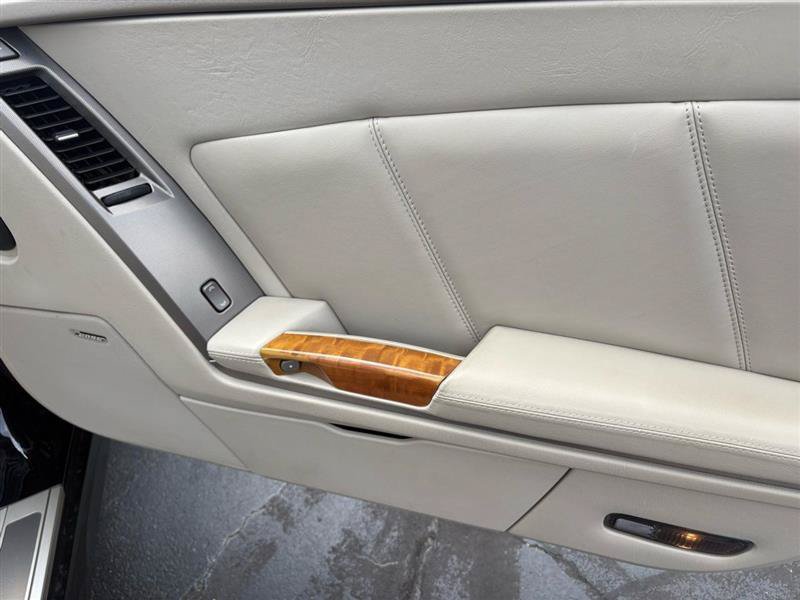 Used 2005 Cadillac XLR RWD image 19