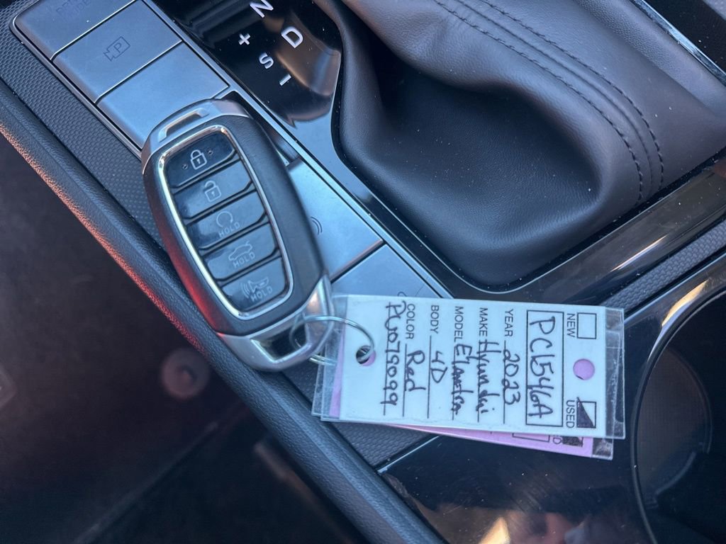 Used 2023 Hyundai Elantra Limited image 35