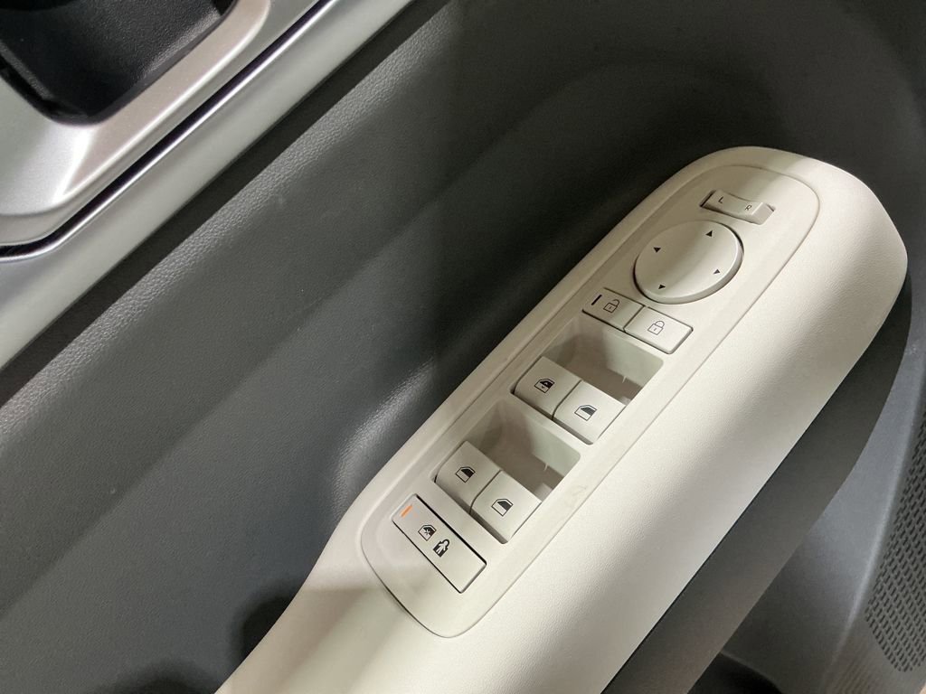 New 2026 Hyundai Santa Fe SE image 13