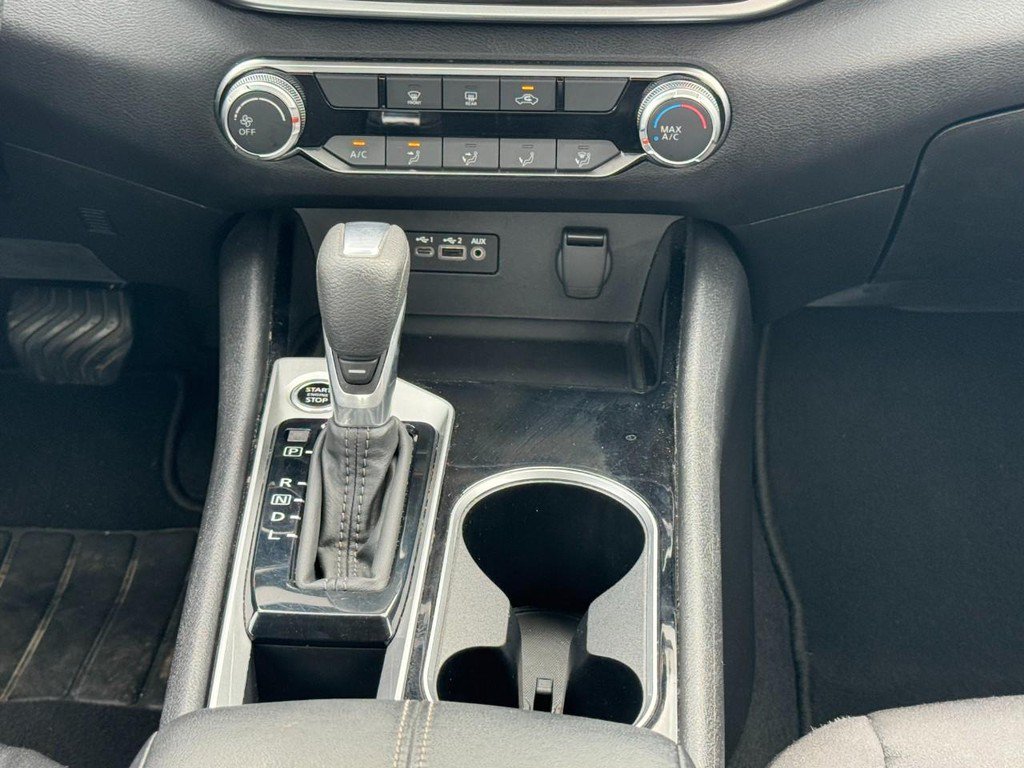 Used 2024 Nissan Altima 2.5 SV FWD image 14