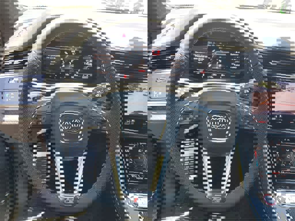 New 2025 Audi SQ7 Premium Plus image 23