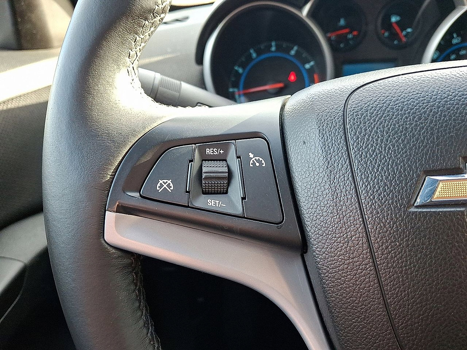 Used 2014 Chevrolet Cruze LT image 24