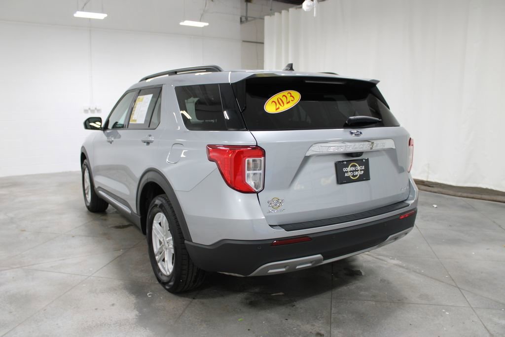 Used 2023 Ford Explorer XLT w/ Equipment Group 202A image 6