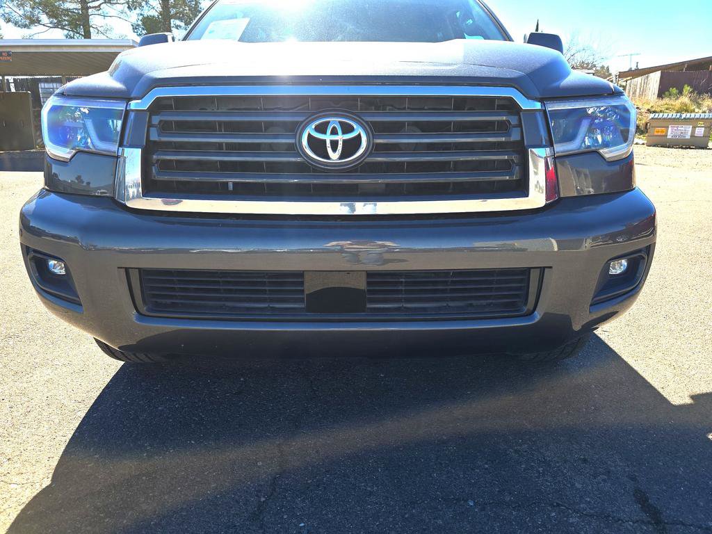 Used 2018 Toyota Sequoia SR5 w/ Carpet Mat Package AWD/4WD image 30
