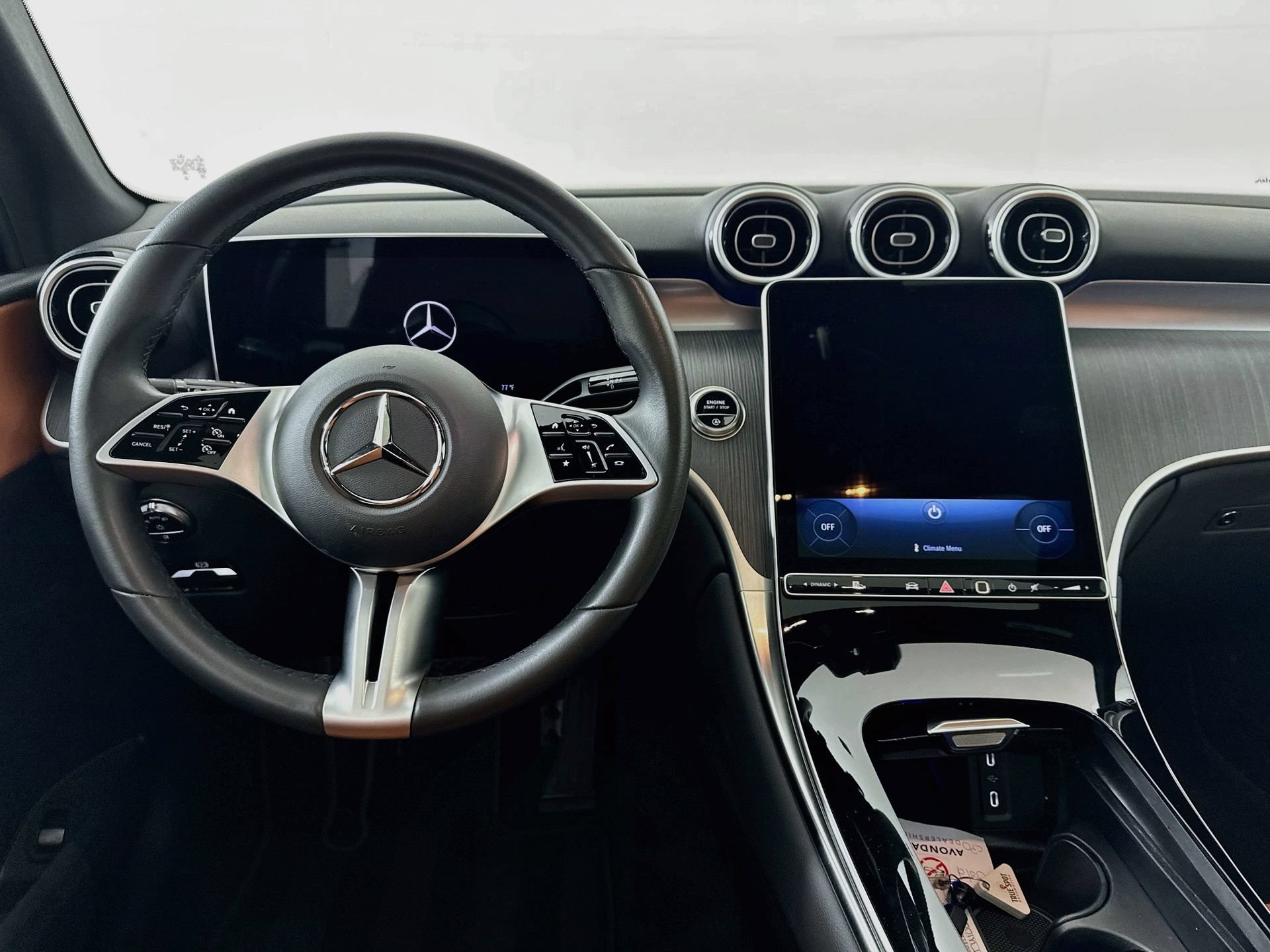 Used 2026 Mercedes-Benz GLC 300 4MATIC image 23