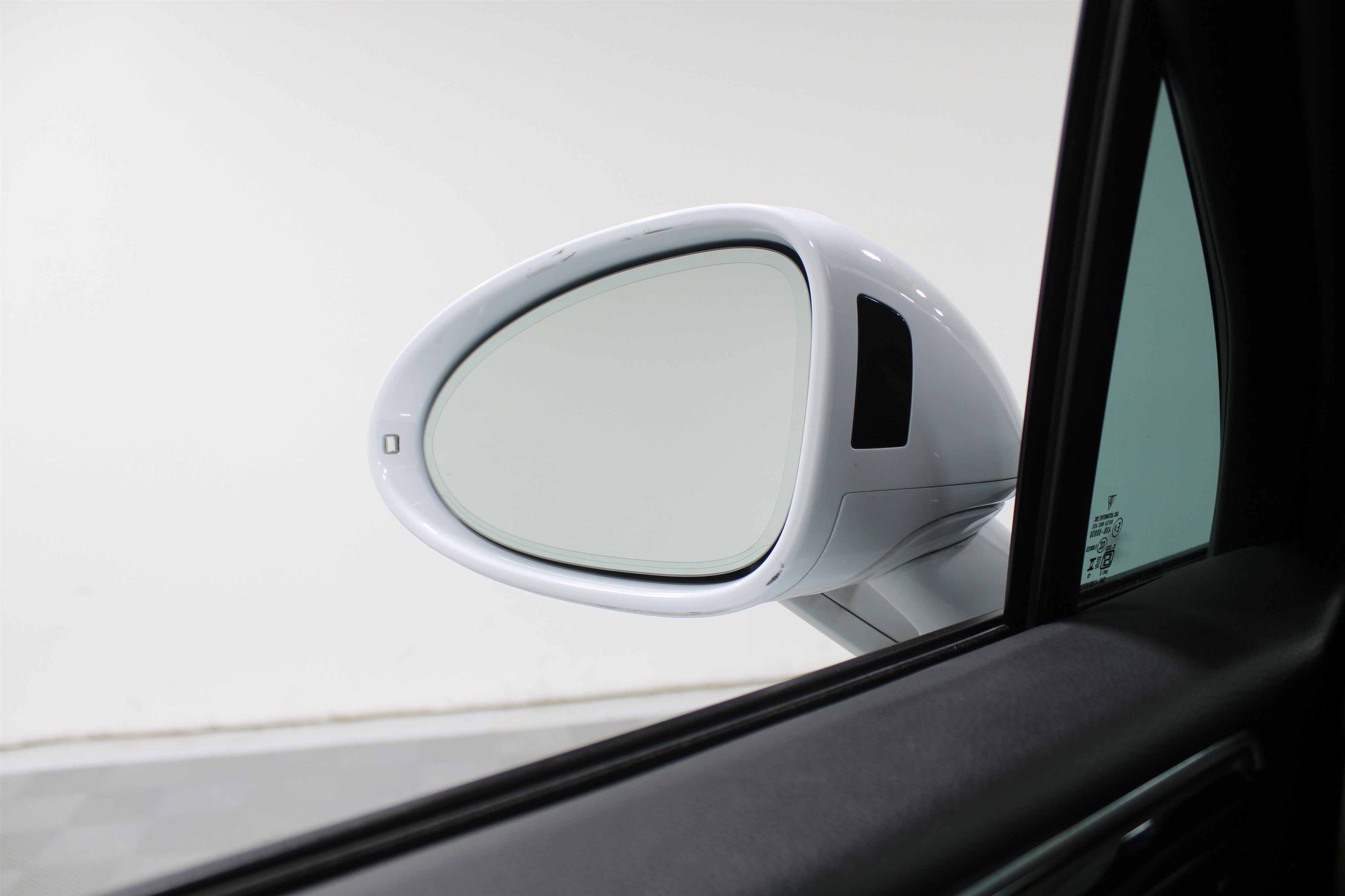 Used 2024 Porsche Macan Turbo image 18