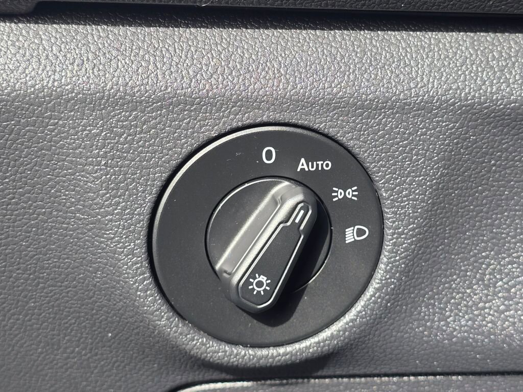 Used 2019 Volkswagen Jetta R-Line image 25