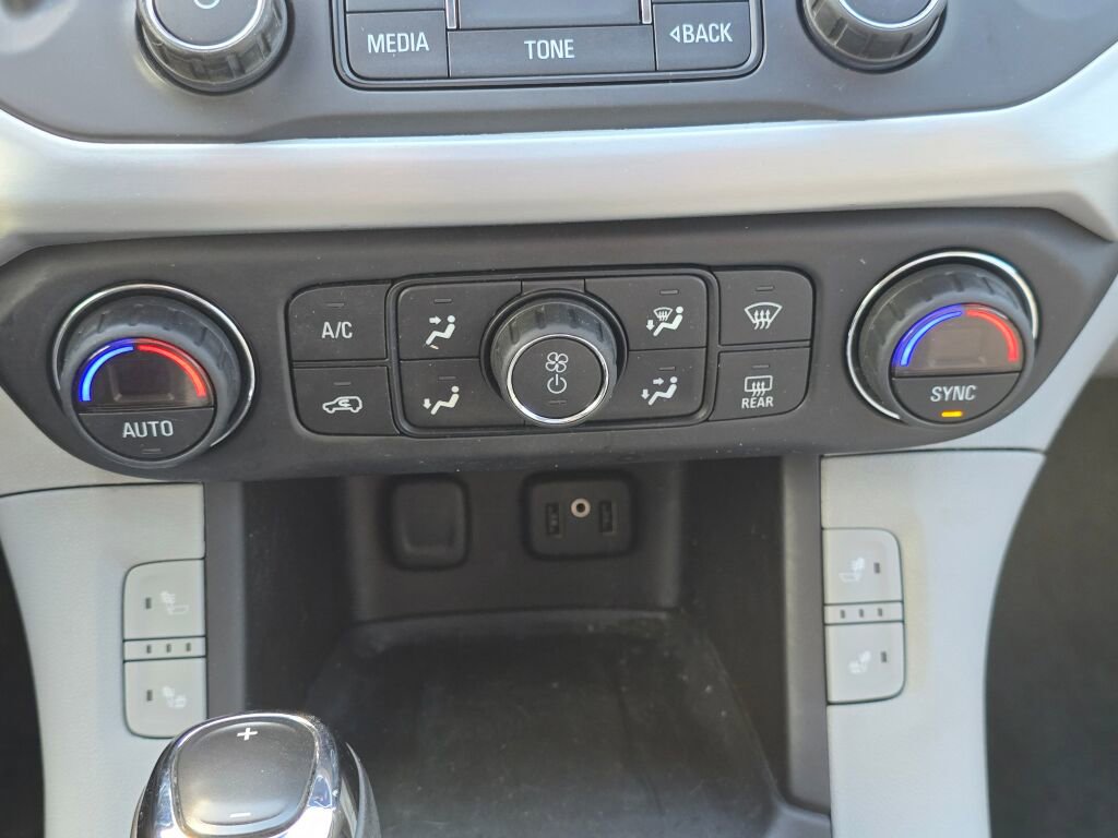 Used 2017 GMC Acadia SLT image 34