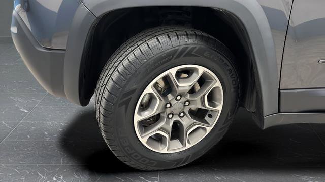 Used 2022 Jeep Cherokee Trailhawk w/ Sun, Sound & Nav Group AWD/4WD image 37