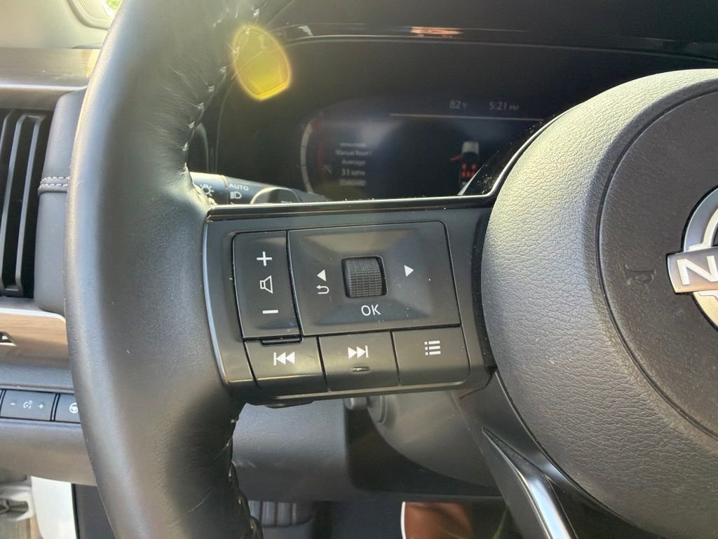 Used 2023 Nissan Pathfinder Platinum FWD image 23