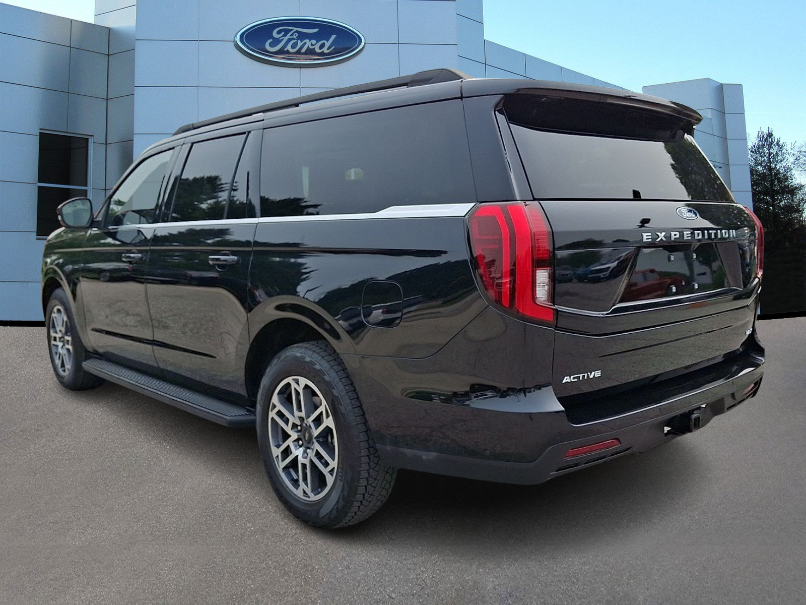 Certified 2025 Ford Expedition Max Active AWD/4WD image 5