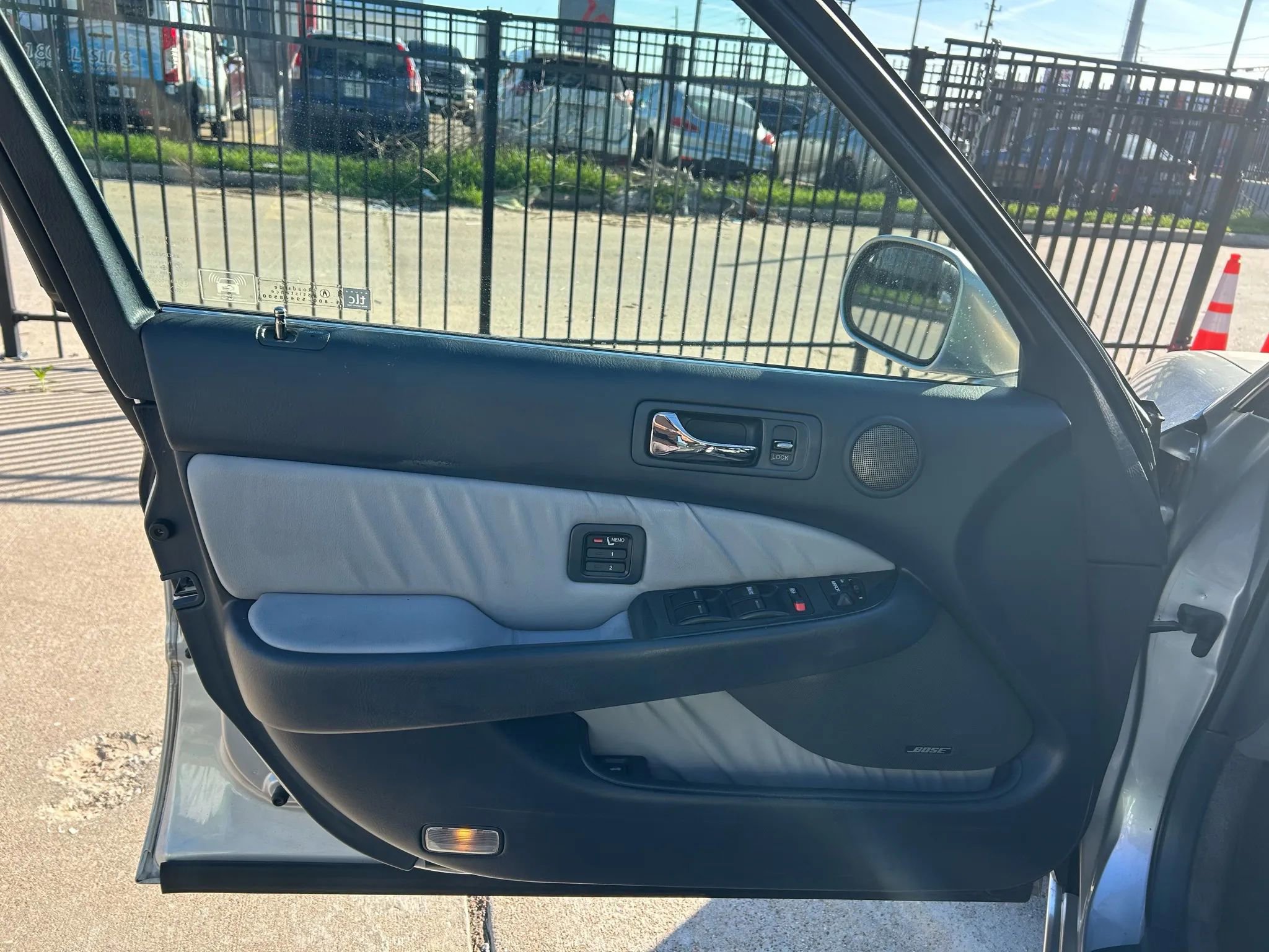 Used 2004 Acura RL image 12