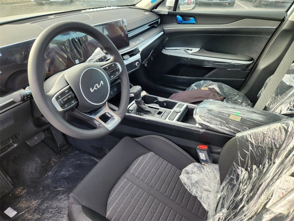 New 2025 Kia K5 LXS image 10
