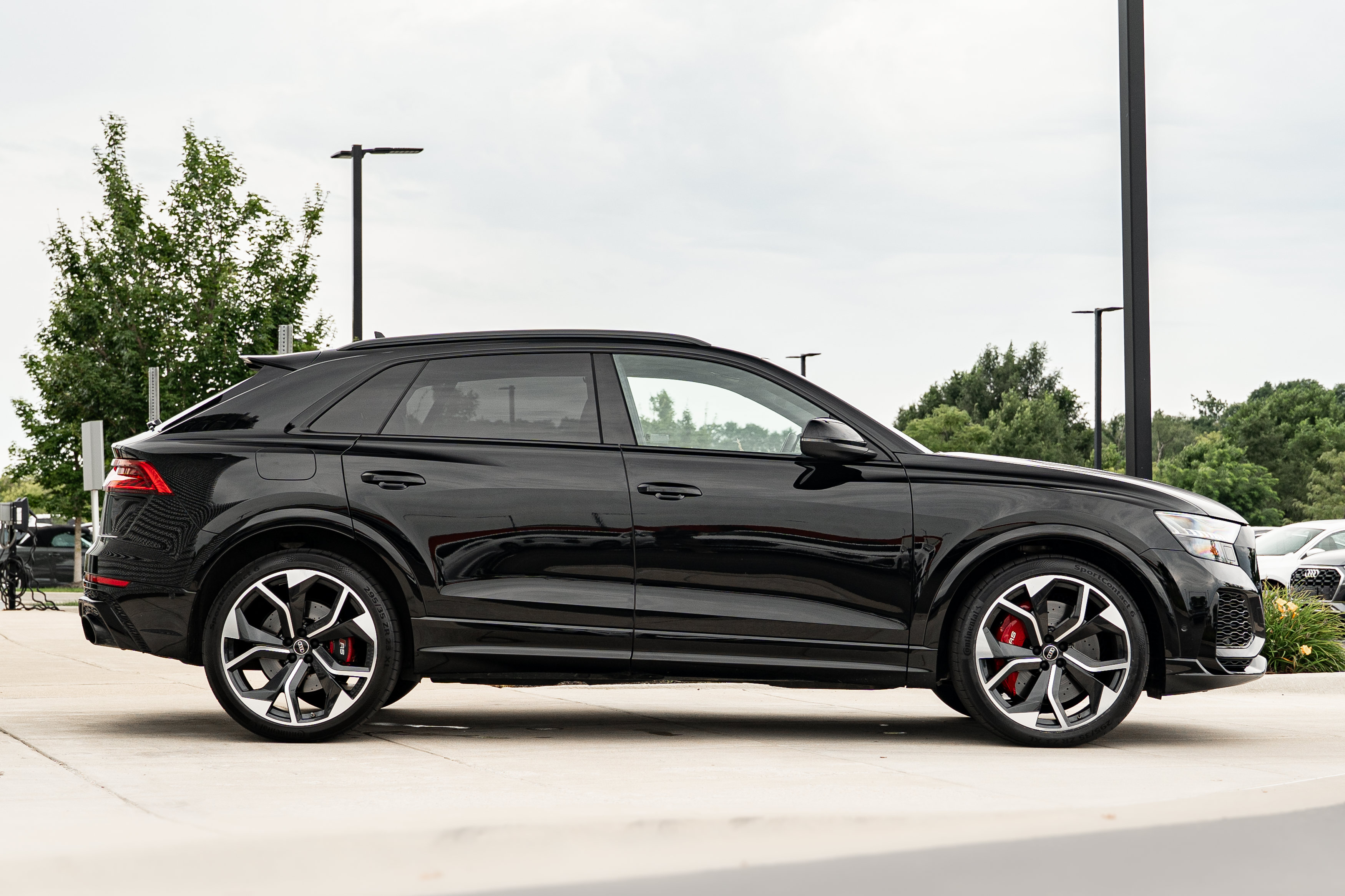 Certified 2024 Audi RS Q8 w/ Black Optic Package AWD/4WD image 3