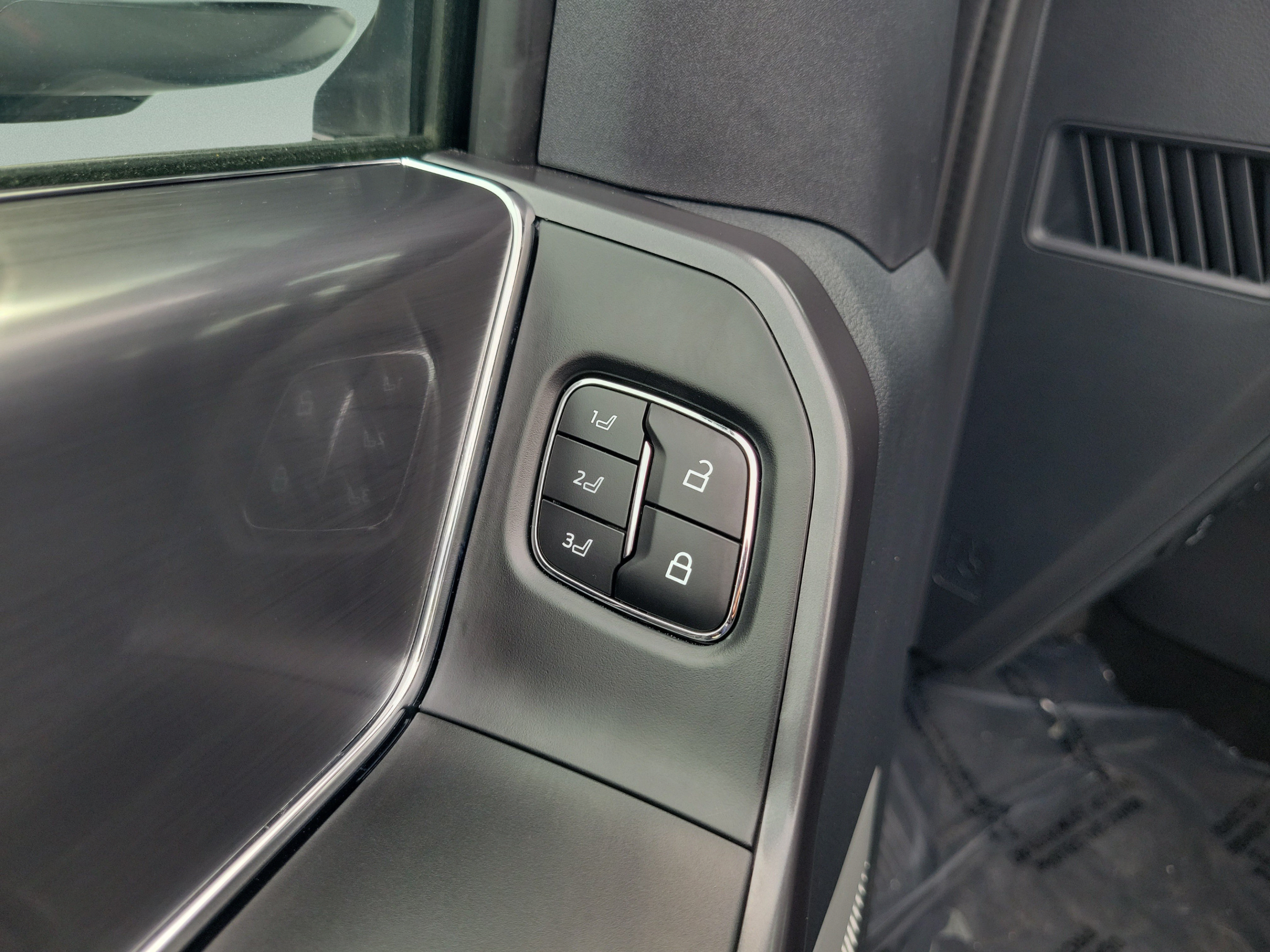 New 2026 Ford F150 Lariat w/ Equipment Group 502A High AWD/4WD image 21
