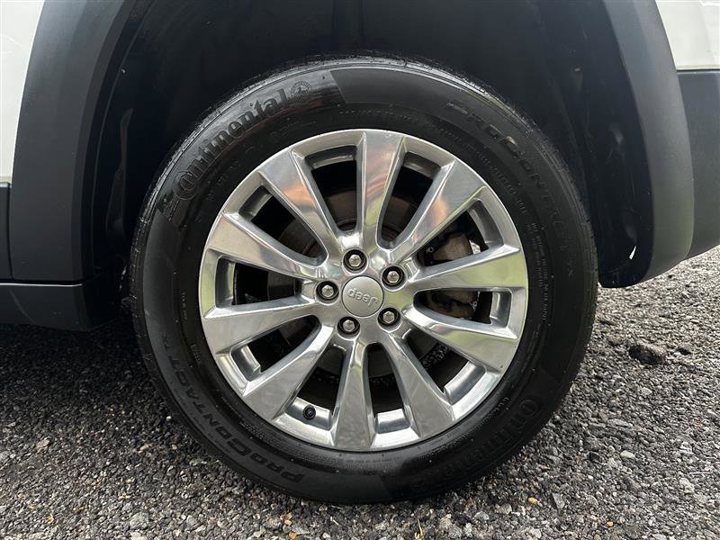 Used 2016 Jeep Cherokee Trailhawk AWD/4WD image 12