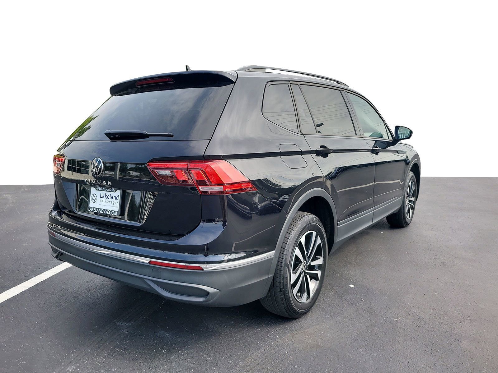 Used 2022 Volkswagen Tiguan S FWD image 3